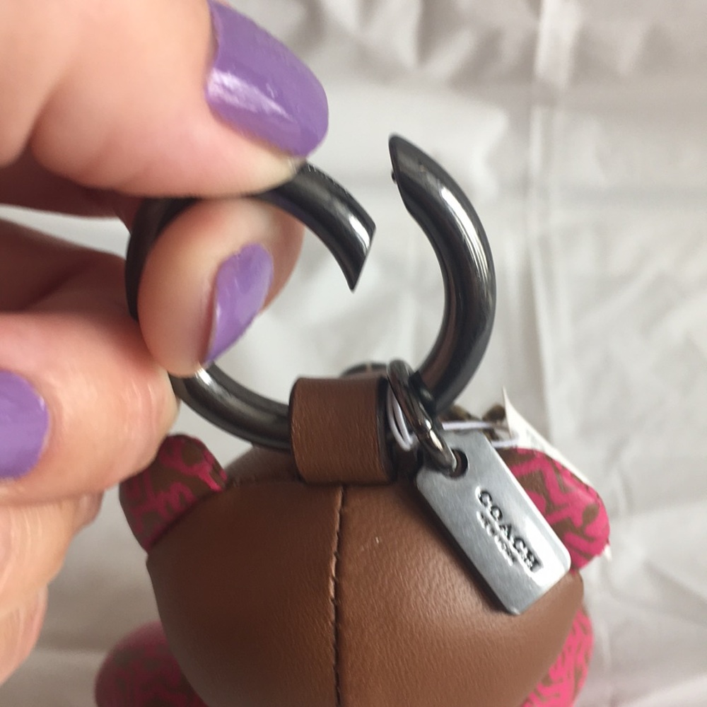 Coach Leather Bear Keychain NWT - Picture 7 of 8